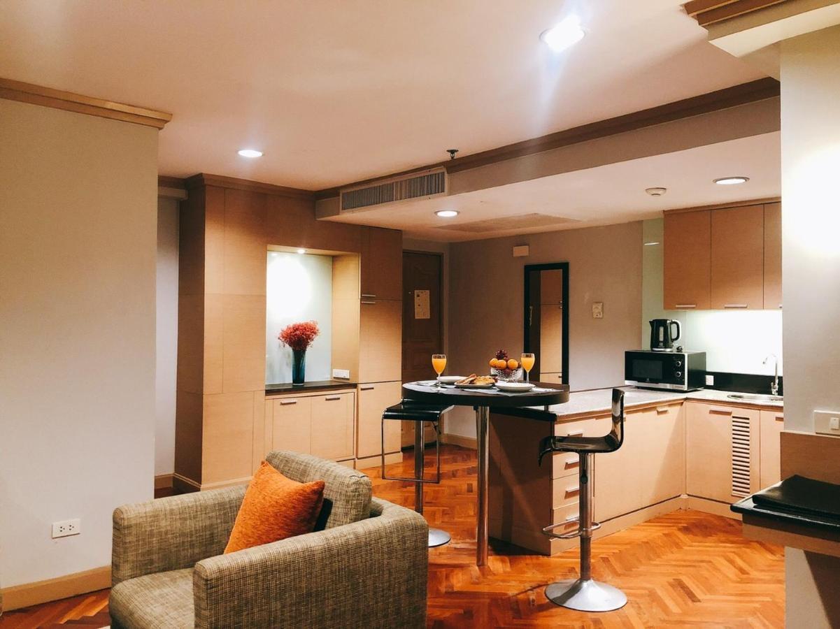 Alt Hotel Nana By Uhg Банкок Екстериор снимка